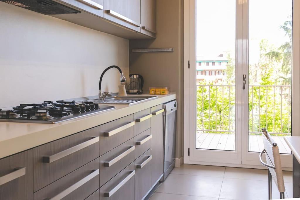 Comfort Urbano Con Box Auto Privato Pavia Eksteriør bilde
