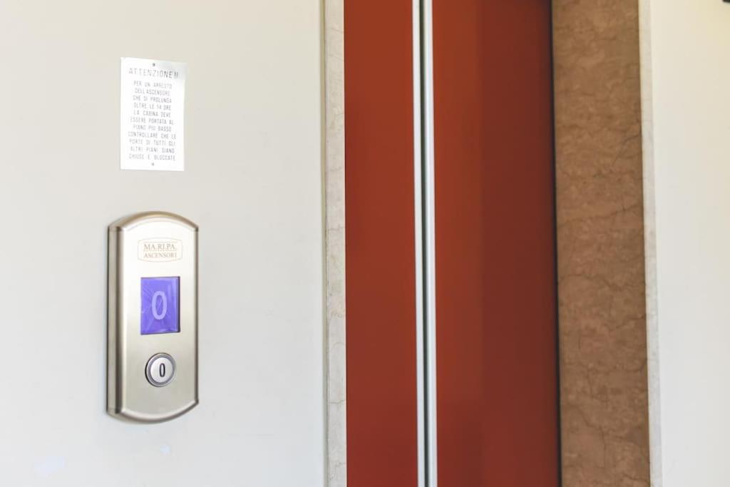 Comfort Urbano Con Box Auto Privato Pavia Eksteriør bilde