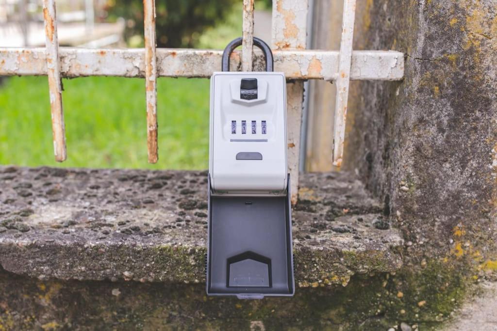 Comfort Urbano Con Box Auto Privato Pavia Eksteriør bilde
